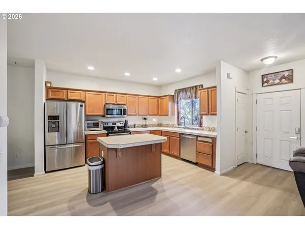 $424,000 | 37834 Sandy Heights Street, Sandy, OR 97055