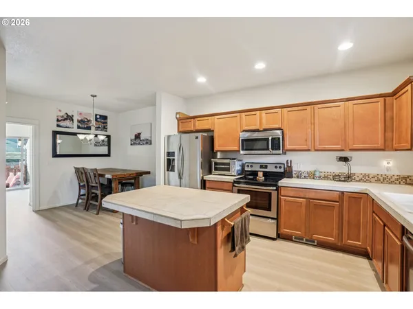 $424,000 | 37834 Sandy Heights Street, Sandy, OR 97055