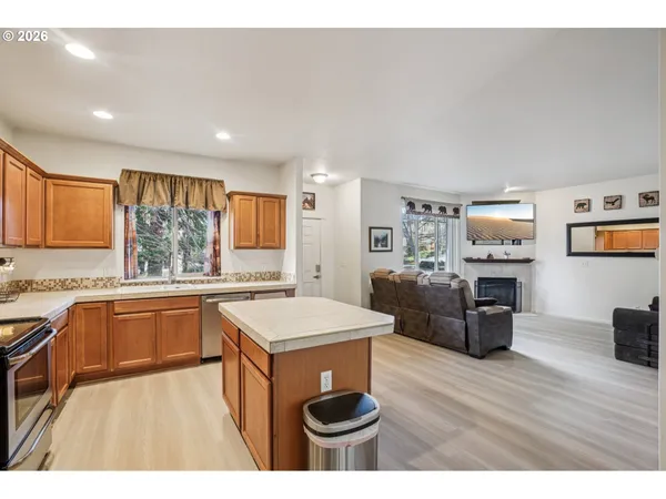 $424,000 | 37834 Sandy Heights Street, Sandy, OR 97055