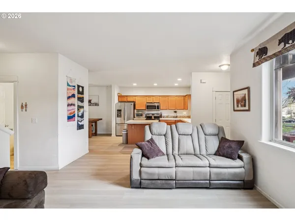 $424,000 | 37834 Sandy Heights Street, Sandy, OR 97055