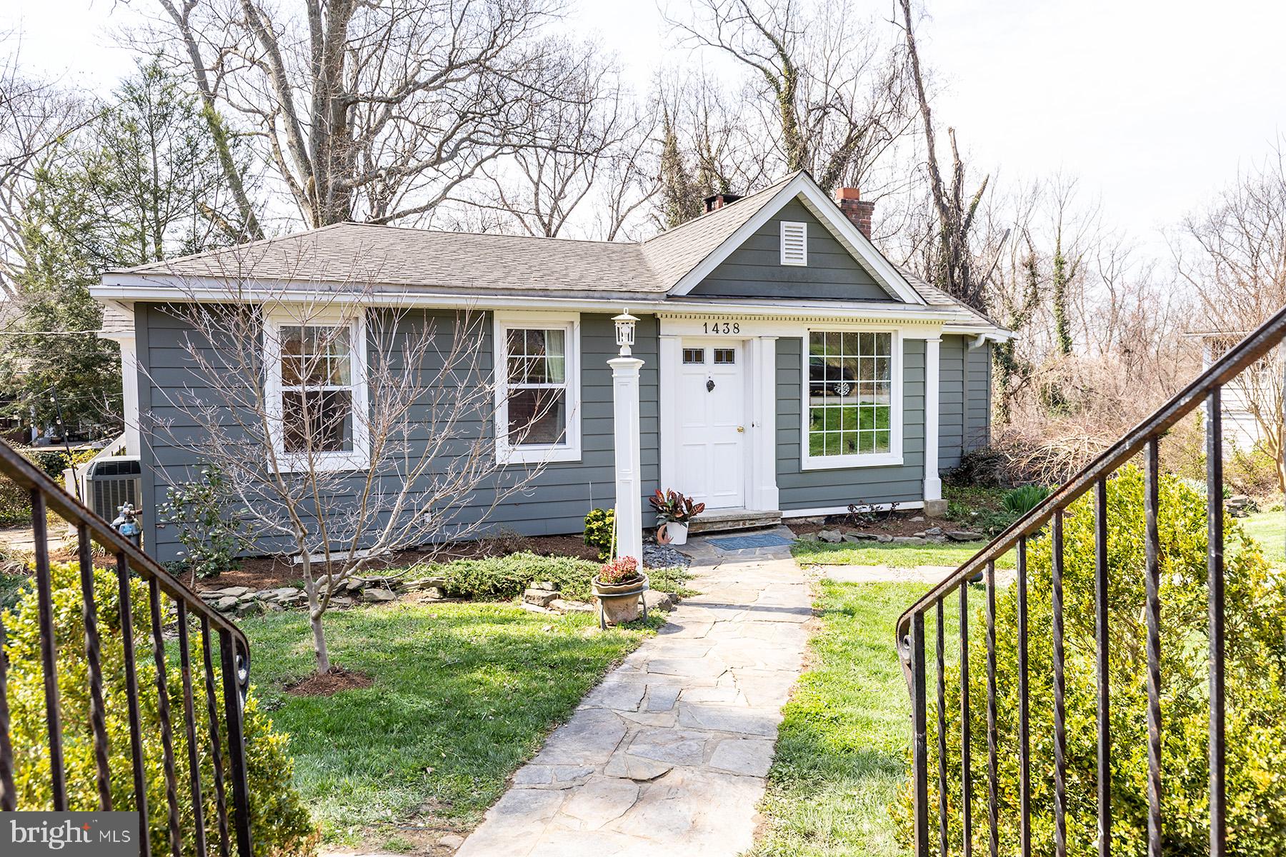 1438 Ridgeway East Arnold, MD 21012 - Photo 2 of 50 a front view of a house with yard