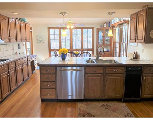 6 Countryside Way Andover, MA 01810 - Photo 3 of 22