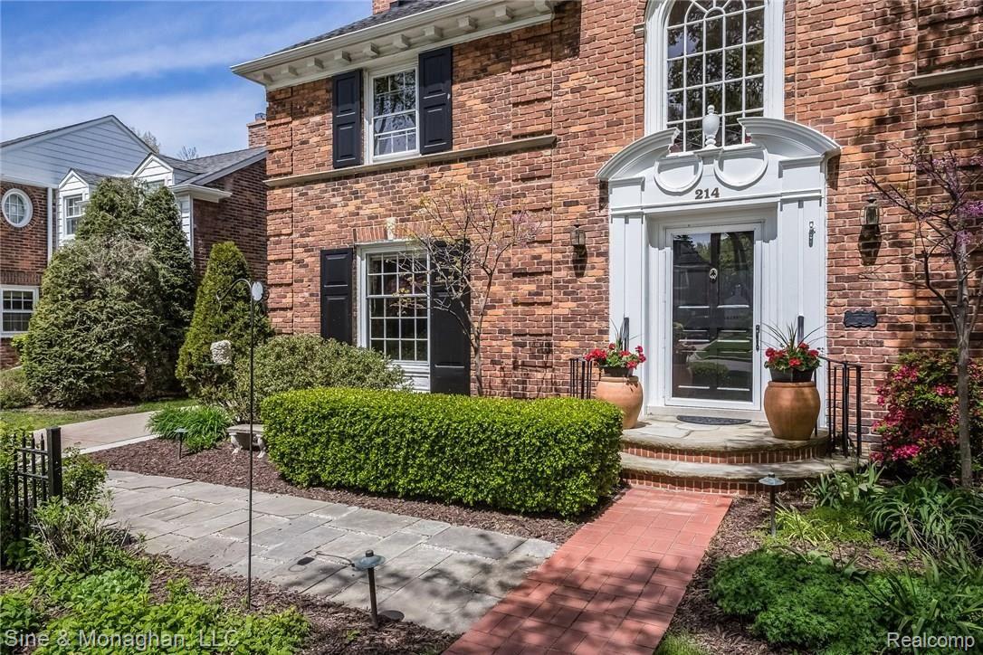 214 Merriweather Road Grosse Pointe, MI 48236 - Photo 65 of 85 068-Front_View-4152969-medium.jpg