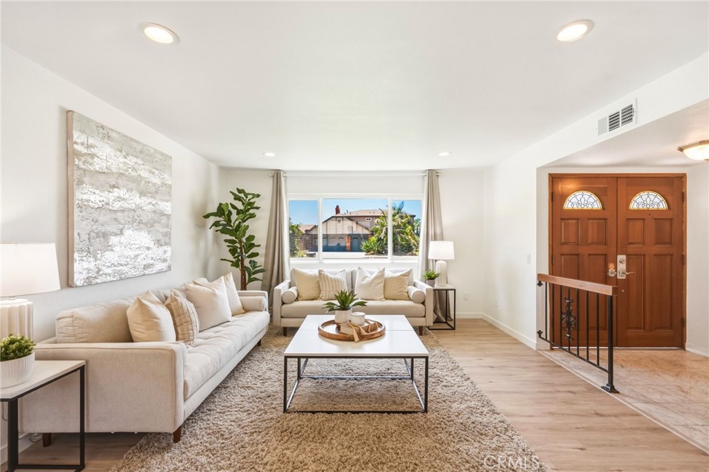 3343 Brookridge Road Duarte, CA 91010 - Photo 6 of 73 Living room
