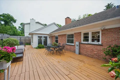 $900,000 | 541 Dundee Road, Glencoe, IL 60022