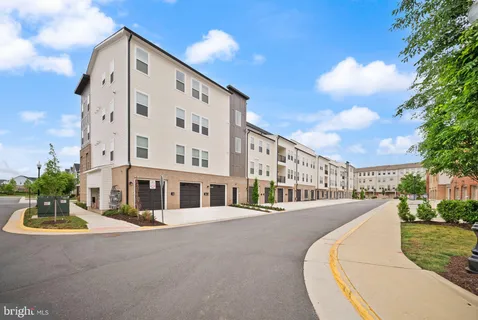 $759,900 | 23640 Bolton Cres Terrace, Unit 403, Ashburn, VA 20148