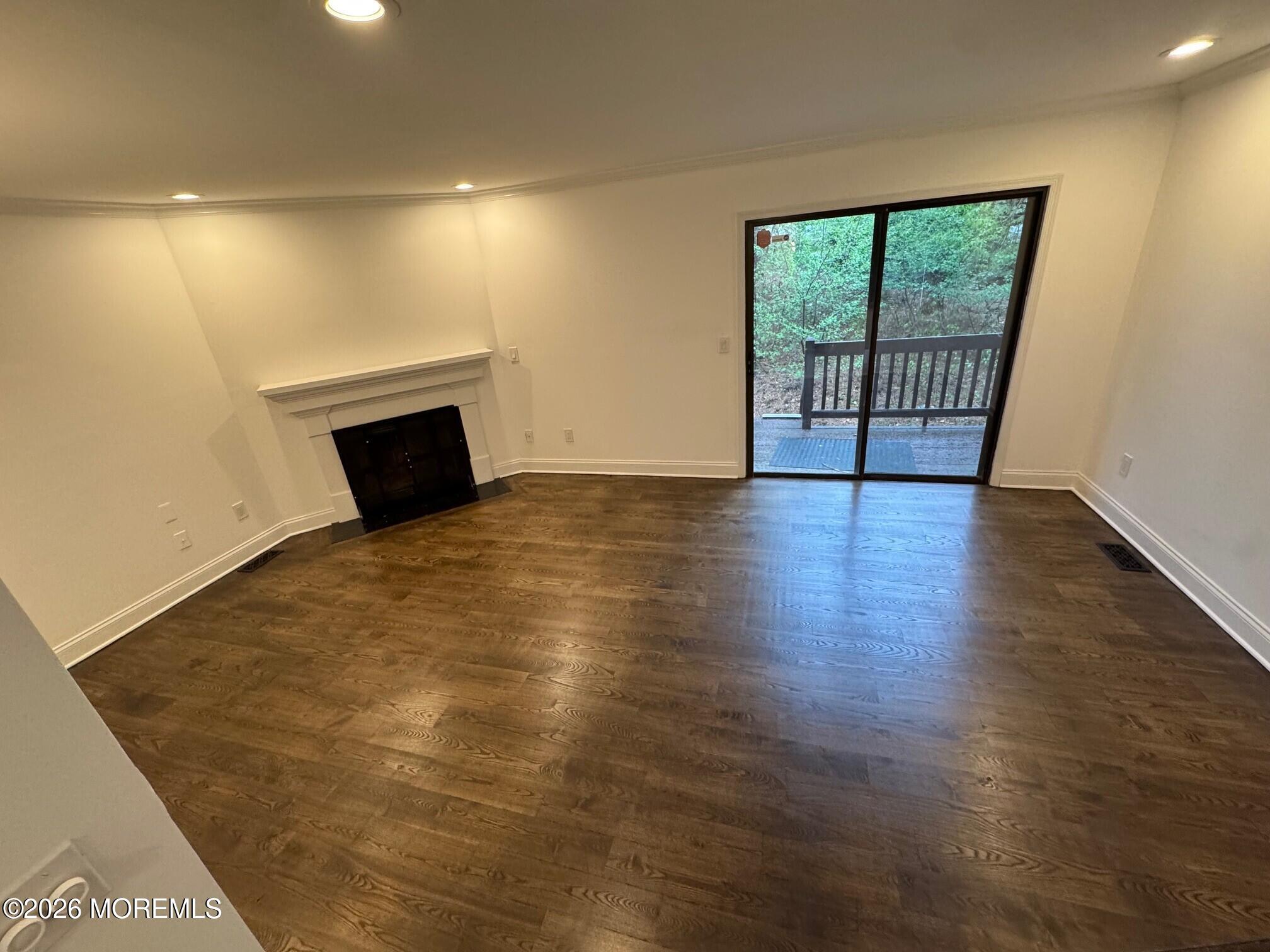 1508 Alpine Trail, Unit 1508 Neptune Township, NJ 07753 - Photo 9 of 35 Pic 19 - Living Room
