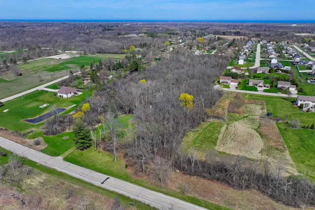 $895,500 | 6130 Northwestern Avenue, Caledonia, WI 53406