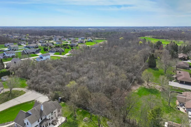 $895,500 | 6130 Northwestern Avenue, Caledonia, WI 53406