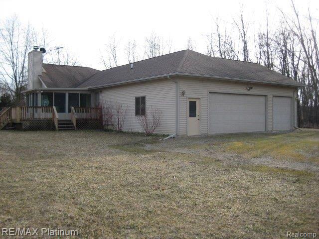 9746 Wiggins Road Howell, MI 48855 - Photo 4 of 25 3 CAR INSULATED