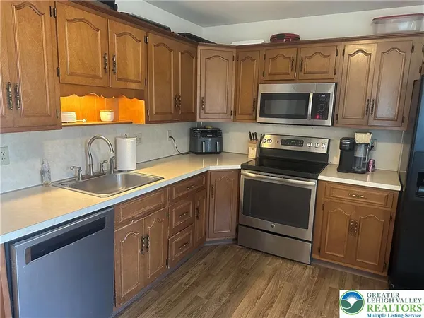 $2,100 | 4591 Hedgerow Drive, Allentown, PA 18103