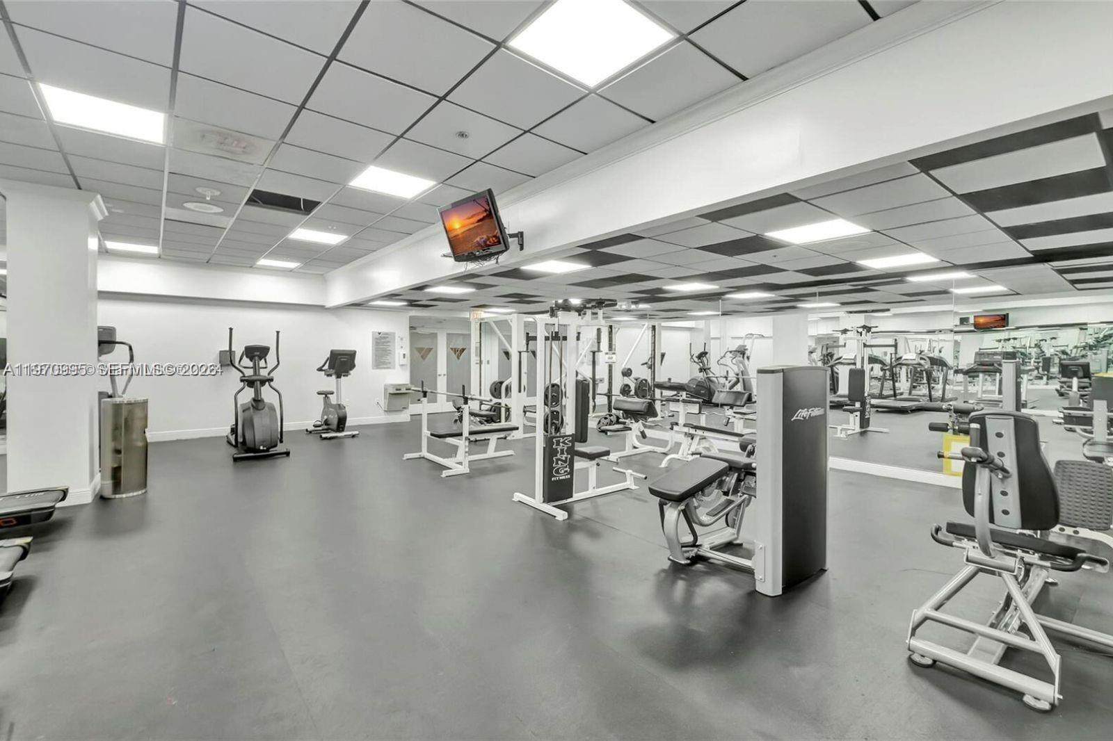 555 Northeast 15th Street, Unit 408 Miami, FL 33132 - Photo 16 of 24