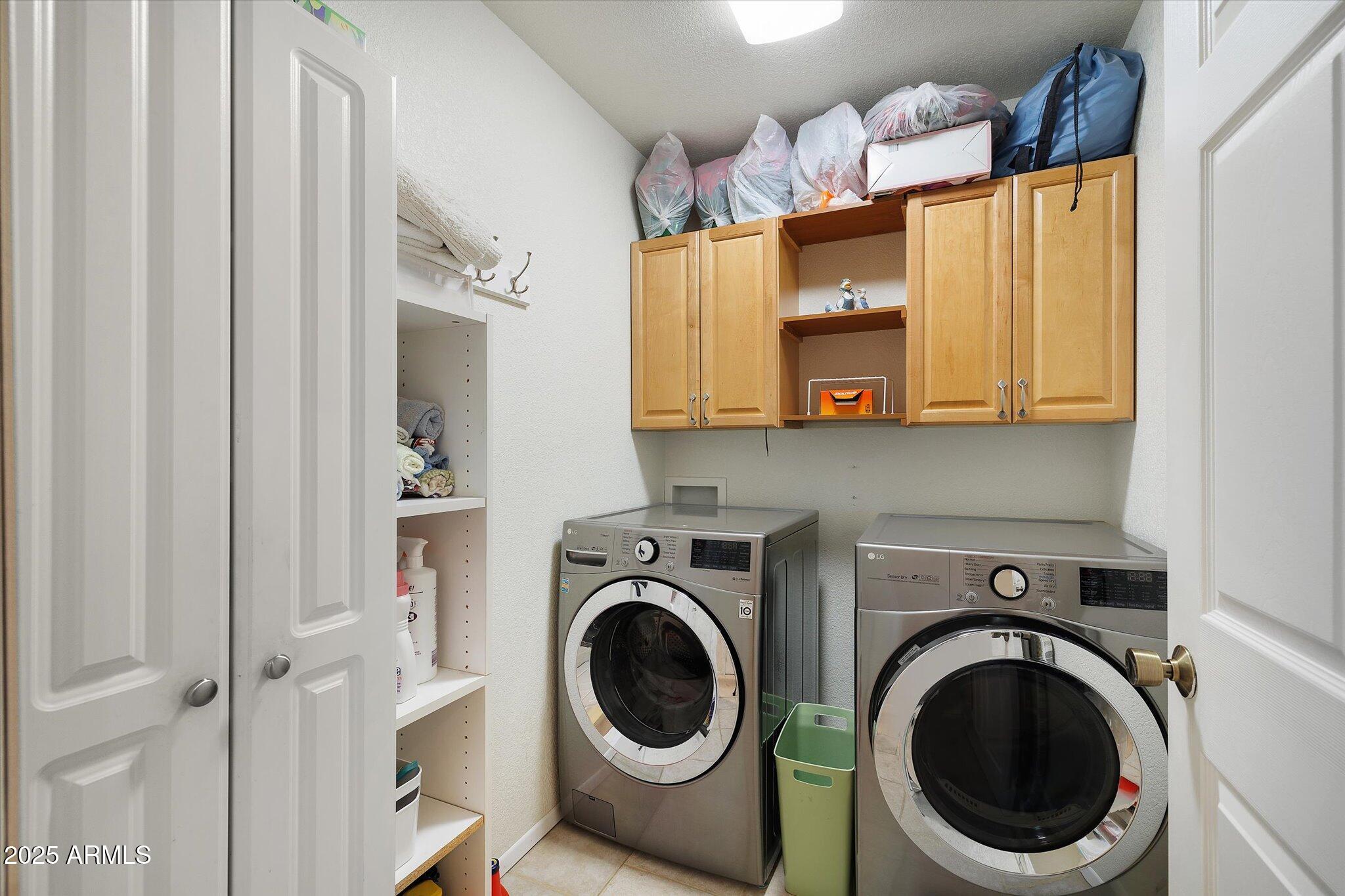 129 West Mt Ord Circle Payson, AZ 85541 - Photo 23 of 40 a utility room with sink dryer and washer