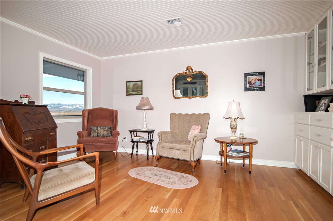 6121 Thrall Road Ellensburg, WA 98926 - Photo 14 of 37 Gallery Image 14
