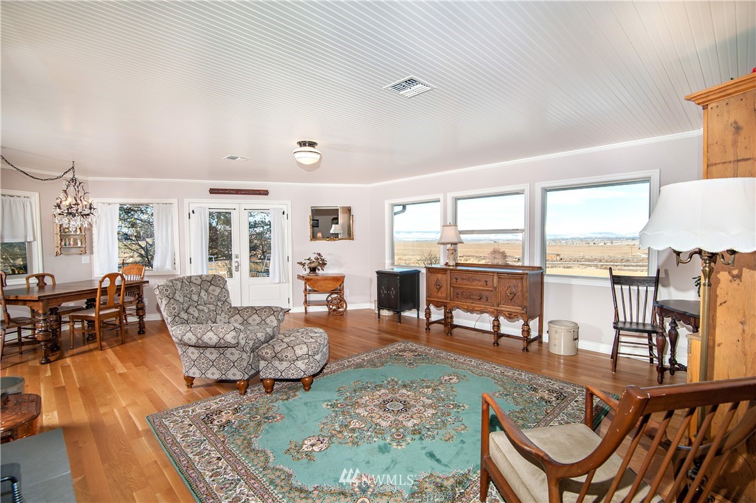 6121 Thrall Road Ellensburg, WA 98926 - Photo 10 of 37 Gallery Image 10