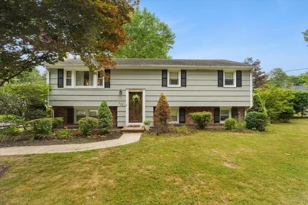 $529,900 | 563 Summer Street, East Bridgewater, MA 02333