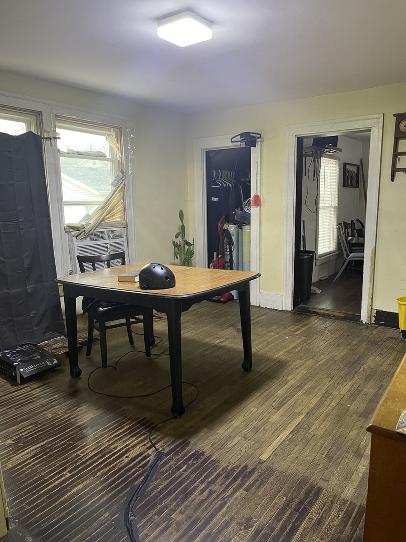 263 Beach Street Aurora, IL 60505 - Photo 4 of 6 a view of a workspace with furniture