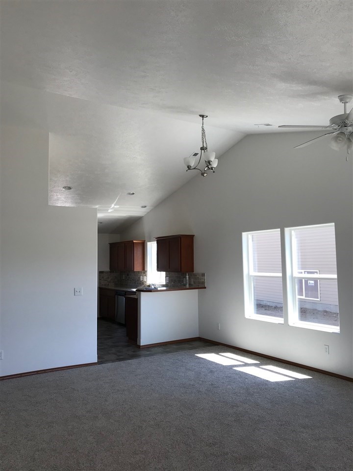 1416 South Pierce Road Spokane Valley, WA 99206 - Photo 4 of 6 Gallery Image 4
