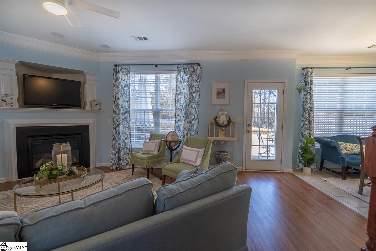 11 Valley Fall Court Greer, SC 29650 - Photo 4 of 33 Gallery Image 4