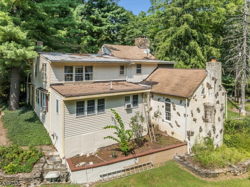 1 Dove Hollow Lane Hampton, NJ 08827 - Photo 3 of 49 front view of a house with a yard