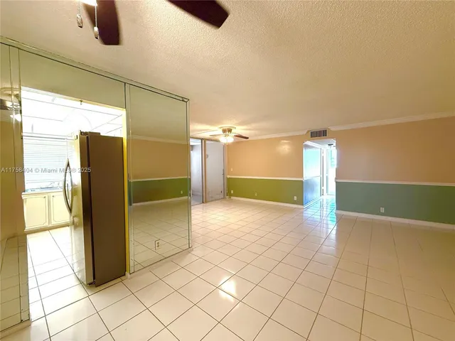 $2,150 | 920 Northeast 199th Street, Unit 4J, Miami, FL 33179