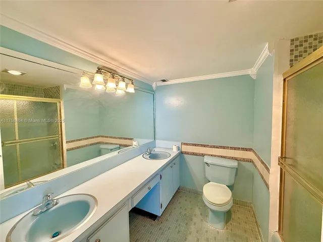 $2,150 | 920 Northeast 199th Street, Unit 4J, Miami, FL 33179