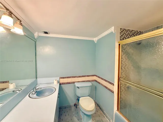 $2,150 | 920 Northeast 199th Street, Unit 4J, Miami, FL 33179