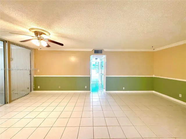 $2,150 | 920 Northeast 199th Street, Unit 4J, Miami, FL 33179