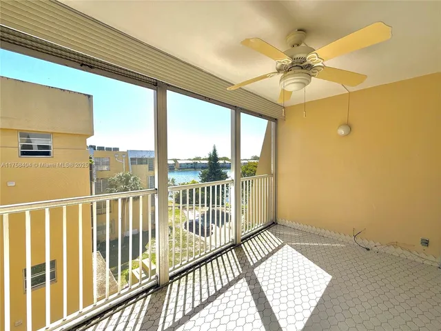 $2,150 | 920 Northeast 199th Street, Unit 4J, Miami, FL 33179