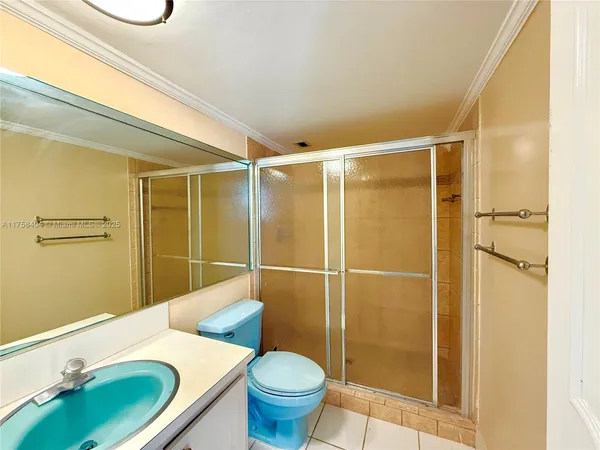 $2,150 | 920 Northeast 199th Street, Unit 4J, Miami, FL 33179
