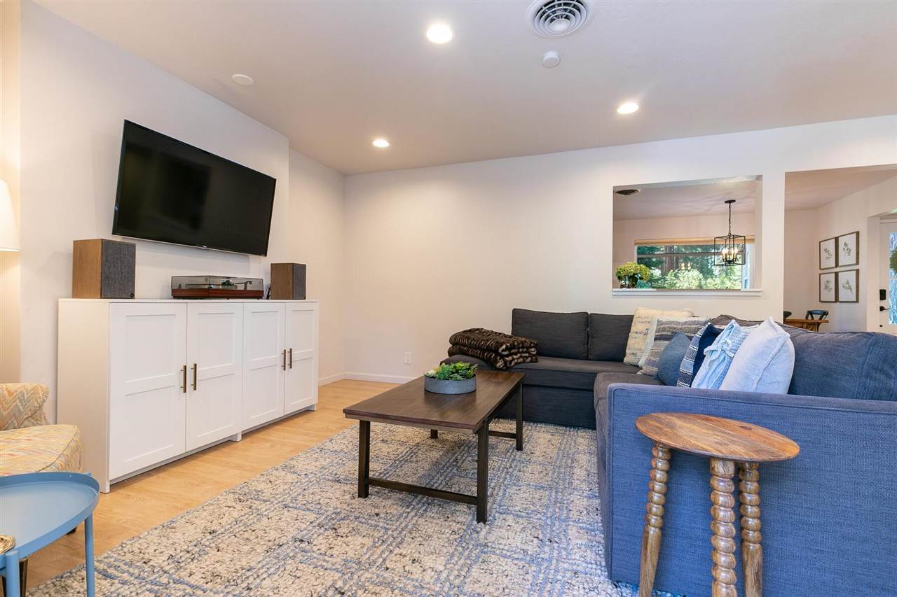 10659 Torrey Pine Road Truckee, CA 96161 - Photo 8 of 20 Gallery Image 8