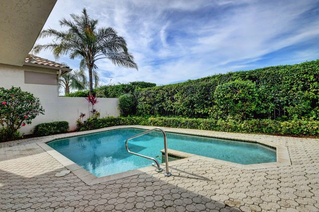 $575,000 | 2320 Northwest 53rd Street, Boca Raton, FL 33496