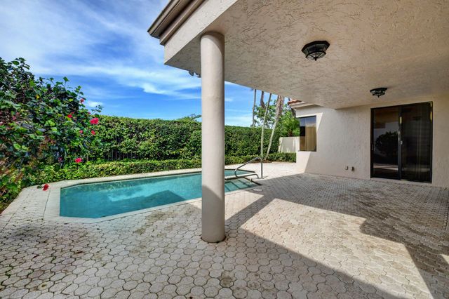 $575,000 | 2320 Northwest 53rd Street, Boca Raton, FL 33496