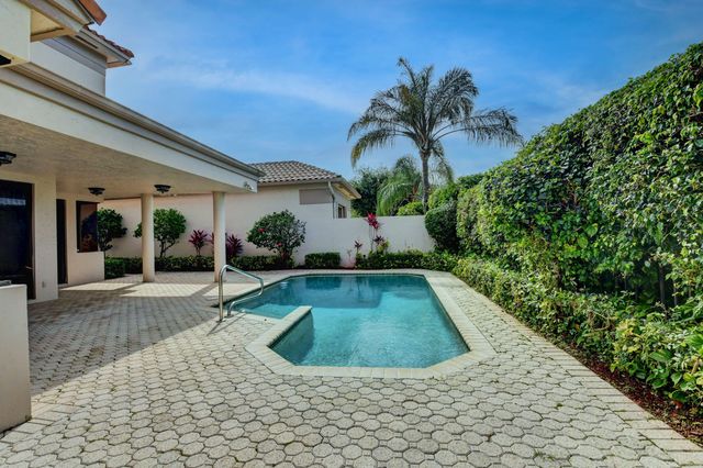 $575,000 | 2320 Northwest 53rd Street, Boca Raton, FL 33496