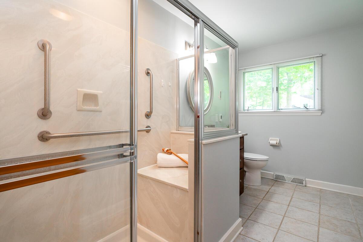 2100 Sheringham Road Columbus, OH 43220 - Photo 26 of 63 2100 Sheringham Rd-55