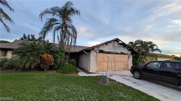 $199,900 | 104 Fleur De Lis Lane, Naples, FL 34112