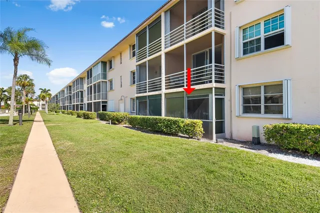 $185,000 | 4500 North Federal Highway, Unit 156, Lighthouse Point, FL 33064