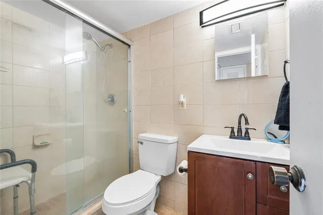 $185,000 | 4500 North Federal Highway, Unit 156, Lighthouse Point, FL 33064