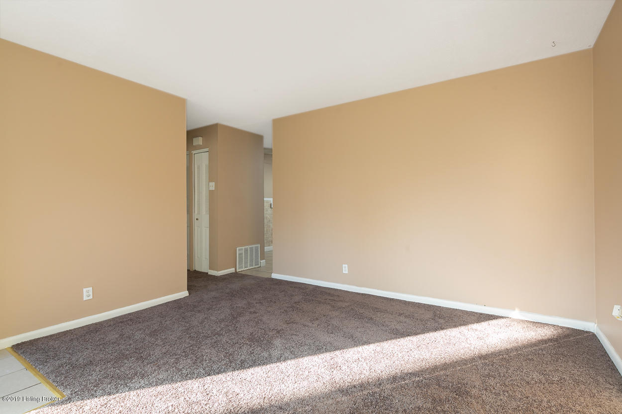 5512 Rustic Way Louisville, KY 40218 - Photo 10 of 25 14