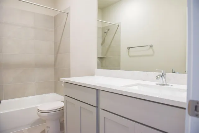 $379,000 | 115 Ayres Horn, Cedar Creek, TX 78612