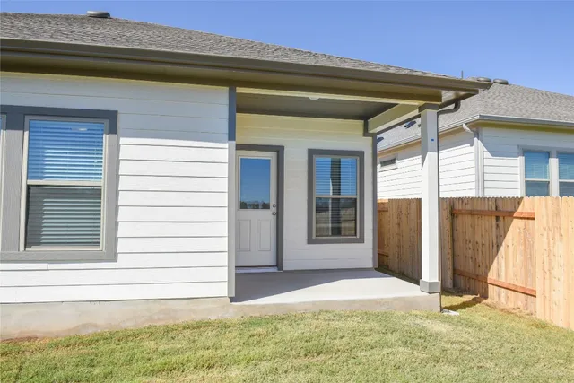 $379,000 | 115 Ayres Horn, Cedar Creek, TX 78612