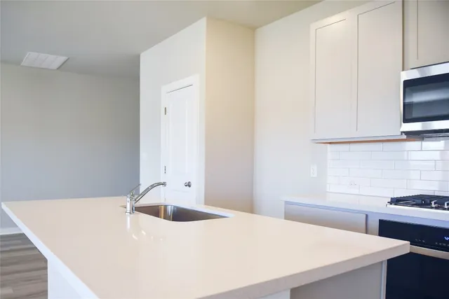 $379,000 | 115 Ayres Horn, Cedar Creek, TX 78612