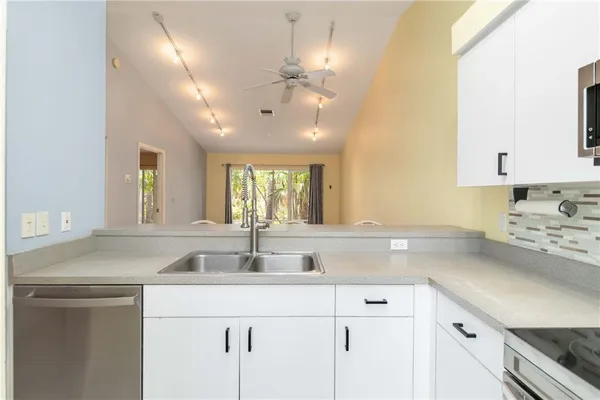 $1,850 | 642 North Jefferson Avenue, Unit 13, Sarasota, FL 34237