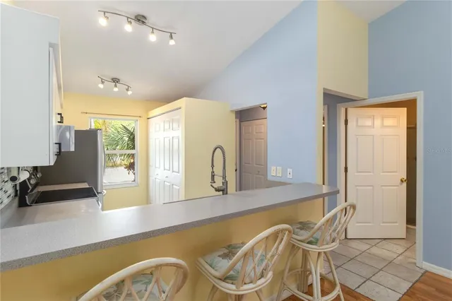 $2,000 | 642 North Jefferson Avenue, Unit 13, Sarasota, FL 34237
