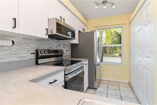 $1,850 | 642 North Jefferson Avenue, Unit 13, Sarasota, FL 34237