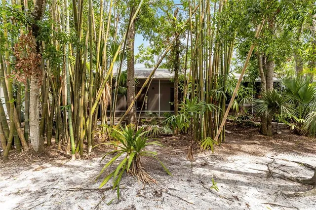 $2,000 | 642 North Jefferson Avenue, Unit 13, Sarasota, FL 34237