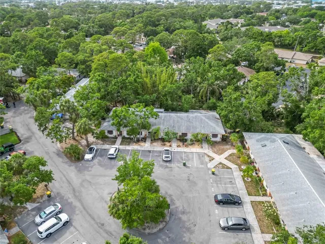 $2,000 | 642 North Jefferson Avenue, Unit 13, Sarasota, FL 34237