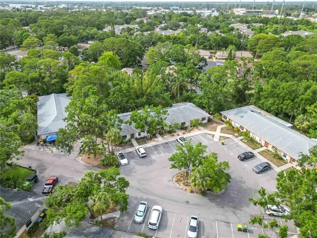 $2,000 | 642 North Jefferson Avenue, Unit 13, Sarasota, FL 34237