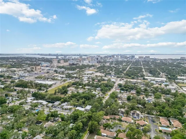 $2,000 | 642 North Jefferson Avenue, Unit 13, Sarasota, FL 34237