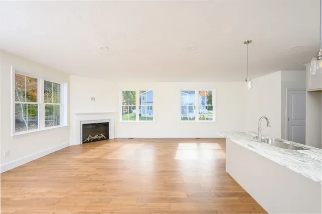 $649,000 | 7 Hayford Trail, Unit 12, Hanson, MA 02341